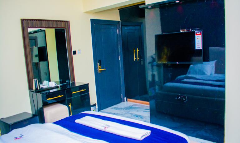 Diplomatic Suite